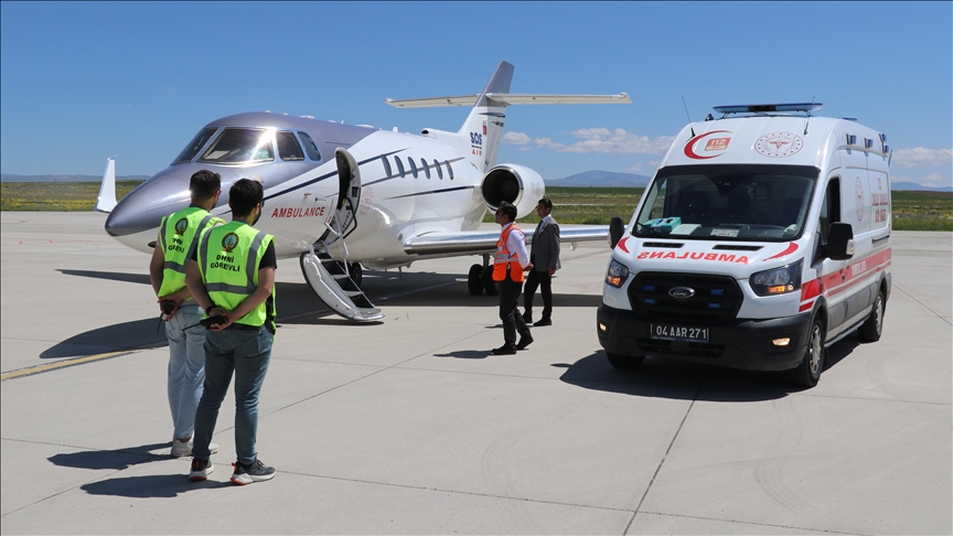 Ağrı’da kalp rahatsızlığı olan bebek ambulans uçakla Ankara’ya sevk edildi