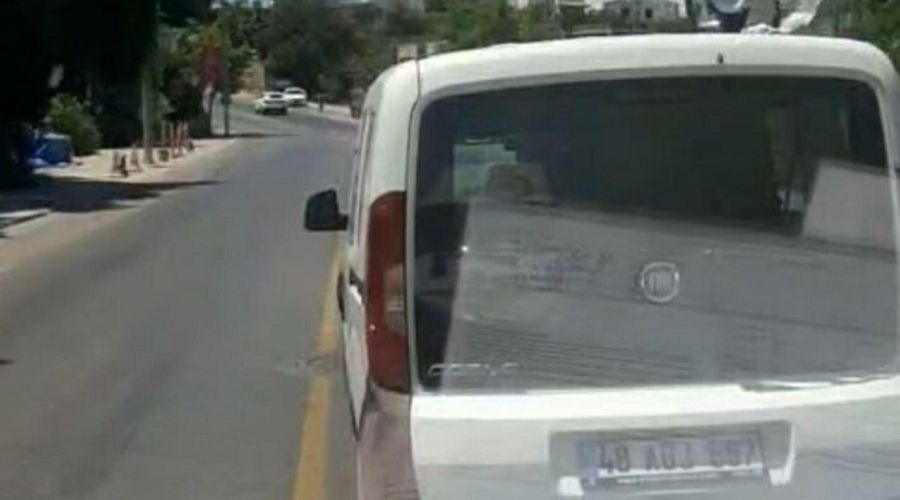 Muğla’da ambulansa yol vermeyen sürücüye 933 lira ceza Muğla’da ambulansa yol vermeyen sürücüye 933 lira ceza