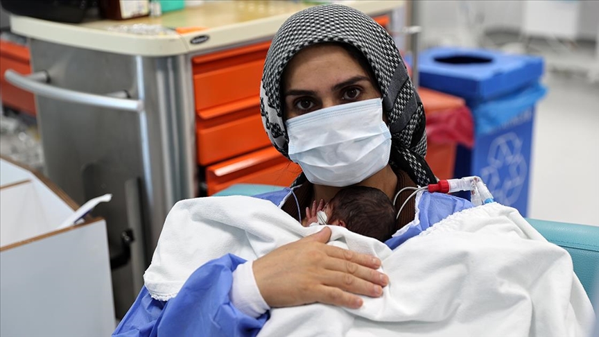 Ambulans uçakla sevk edildiği Sivas’ta prematüre üçüz dünyaya getirdi Ambulans uçakla sevk edildiği Sivas’ta prematüre üçüz dünyaya getirdi