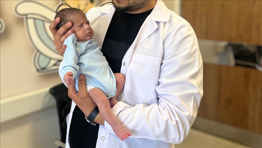 Batman’da 905 gram doğan bebek 2 aylık tedaviyle hayata tutundu Batman’da 905 gram doğan bebek 2 aylık tedaviyle hayata tutundu