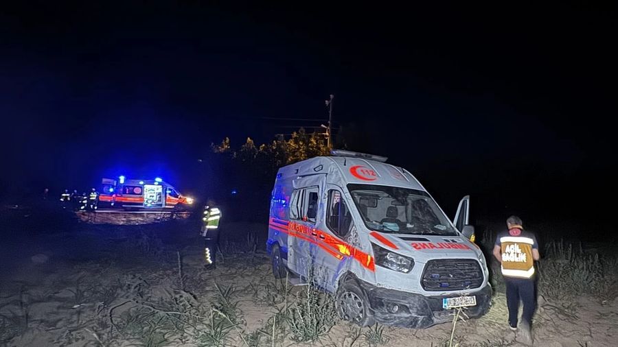 Elazığ’da hasta taşıyan ambulans kaza yaptı: 2 yaralı Elazığ’da hasta taşıyan ambulans kaza yaptı: 2 yaralı