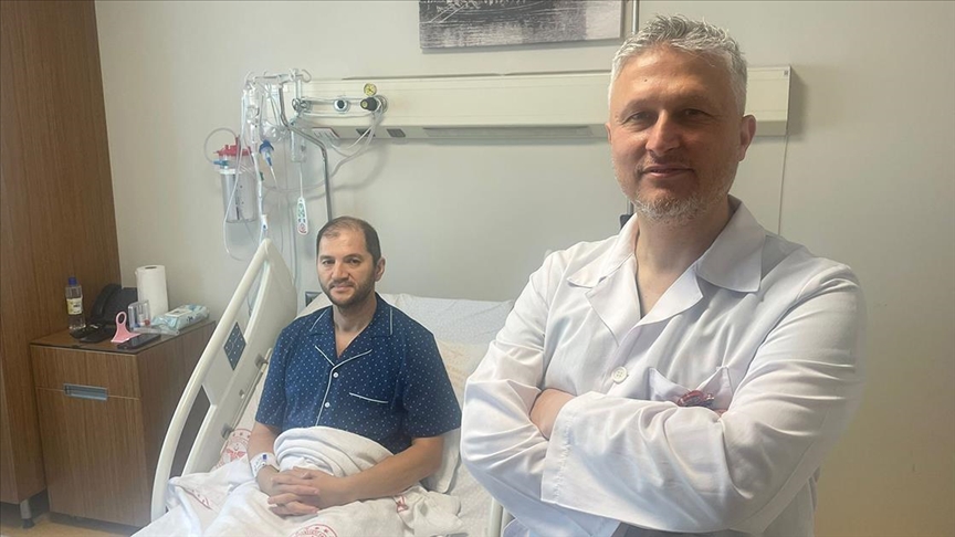 İleri derecede aort hastalığı olan hasta 6 santimetrelik kesiyle tedavi edildi İleri derecede aort hastalığı olan hasta 6 santimetrelik kesiyle tedavi edildi
