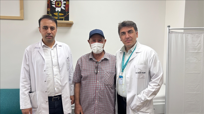 Nadir vakalardan… Kök hücre nakli yapılan 80 yaşındaki hasta kanseri yendi Nadir vakalardan… Kök hücre nakli yapılan 80 yaşındaki hasta kanseri yendi