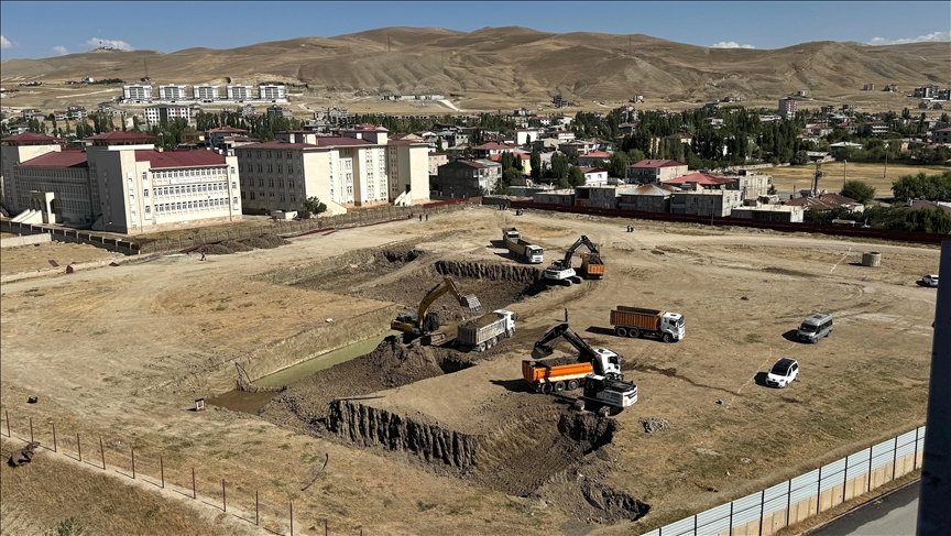 Van’ı ‘sağlık üssü’ haline getirecek şehir hastanesi için çalışmalar başladı Van’ı ‘sağlık üssü’ haline getirecek şehir hastanesi için çalışmalar başladı