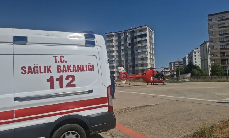 Diyarbakır’da ambulans helikopter uyluk kemiği kırılan hasta için havalandı Diyarbakır’da ambulans helikopter uyluk kemiği kırılan hasta için havalandı