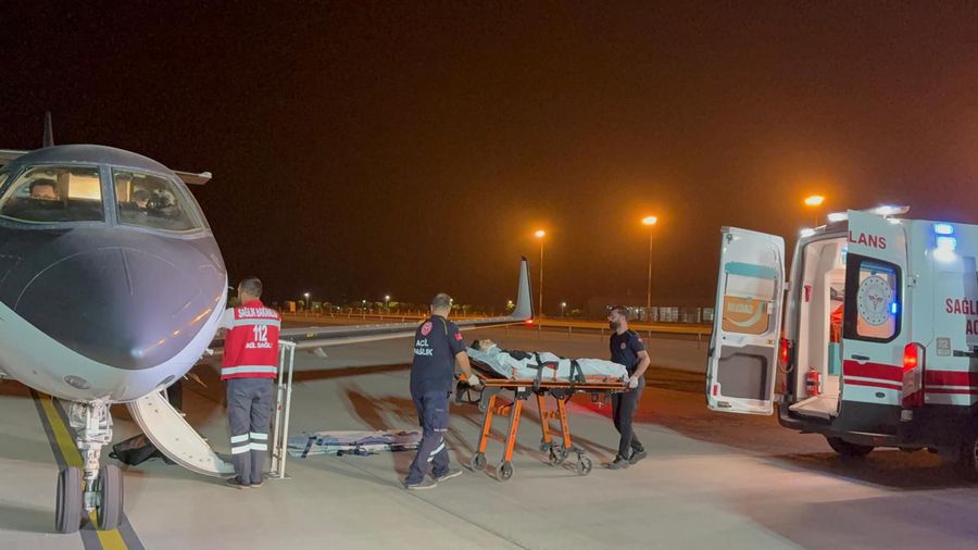 Muş’ta kaza sonrası kafa travması ve felç geçiren çocuk, ambulans uçakla sevk edildi Muş’ta kaza sonrası kafa travması ve felç geçiren çocuk, ambulans uçakla sevk edildi
