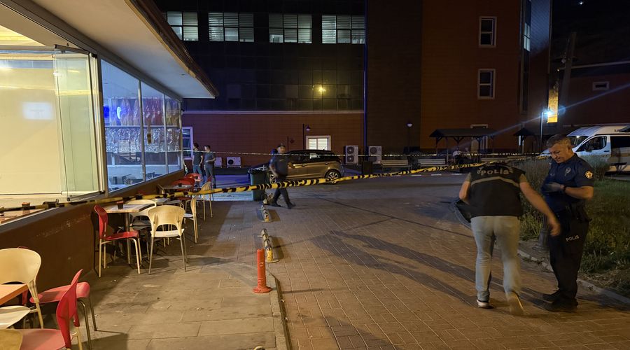 Tokat’ta hastane kantininde silahlı saldırı: 2 yaralı Tokat’ta hastane kantininde silahlı saldırı: 2 yaralı