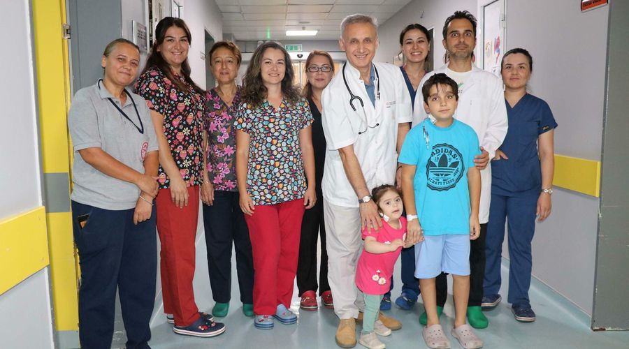 Kalp hastası kardeşlere bir gün arayla ameliyat Kalp hastası kardeşlere bir gün arayla ameliyat