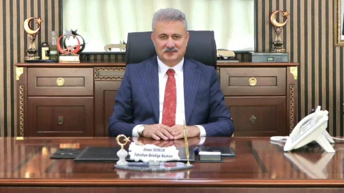 Yahşihan Belediye Başkanı Ahmet Sungur görevden uzaklaştırıldı Yahşihan Belediye Başkanı Ahmet Sungur görevden uzaklaştırıldı