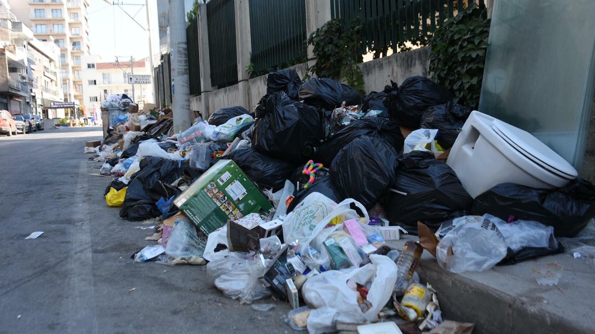 İzmir’deki çöp yığınlarına vatandaş tepkili: Belediyemiz düzgün çalışmıyor