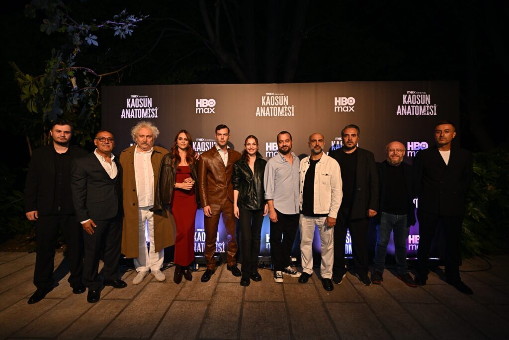HBO Max’in yeni dizisi ‘Kaosun Anatomisi’nin galası geçtiğimiz gün gerçekleştirildi!