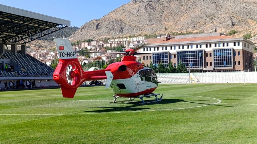Amasya’da ambulans helikopter kalp krizi geçiren hasta için havalandı Amasya’da ambulans helikopter kalp krizi geçiren hasta için havalandı