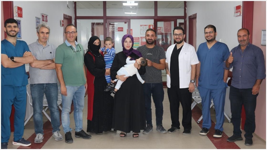 Diyarbakır’da iki bebek koklear implant ameliyatıyla ilk kez duymaya başladı Diyarbakır’da iki bebek koklear implant ameliyatıyla ilk kez duymaya başladı