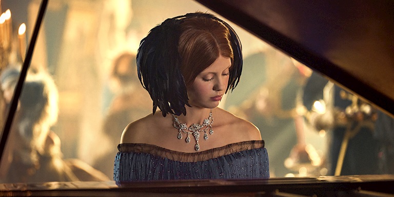 Tiffany&Co. Mücevherleri “Frankenstein” Filminde Tiffany&Co. Mücevherleri “Frankenstein” Filminde