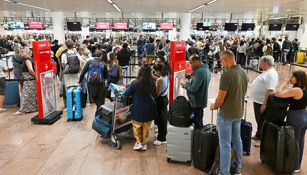 Havalimanlarında siber saldırı kaosu sürüyor: Arkasından fidye yazılımı çıktı Havalimanlarında siber saldırı kaosu sürüyor: Arkasından fidye yazılımı çıktı