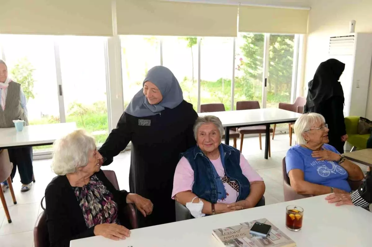 Nilüferli Kadınlar Huzurevi Ziyaretiyle Dayanışma Örneği Sergiledi