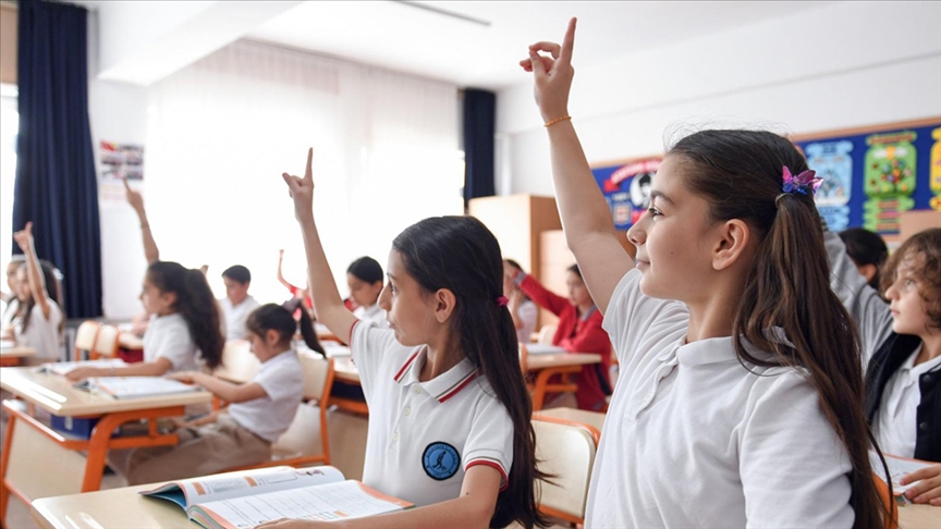 Sağlık Bakanlığından okula başlayacak öğrencilerin ailelerine uyarı Sağlık Bakanlığından okula başlayacak öğrencilerin ailelerine uyarı