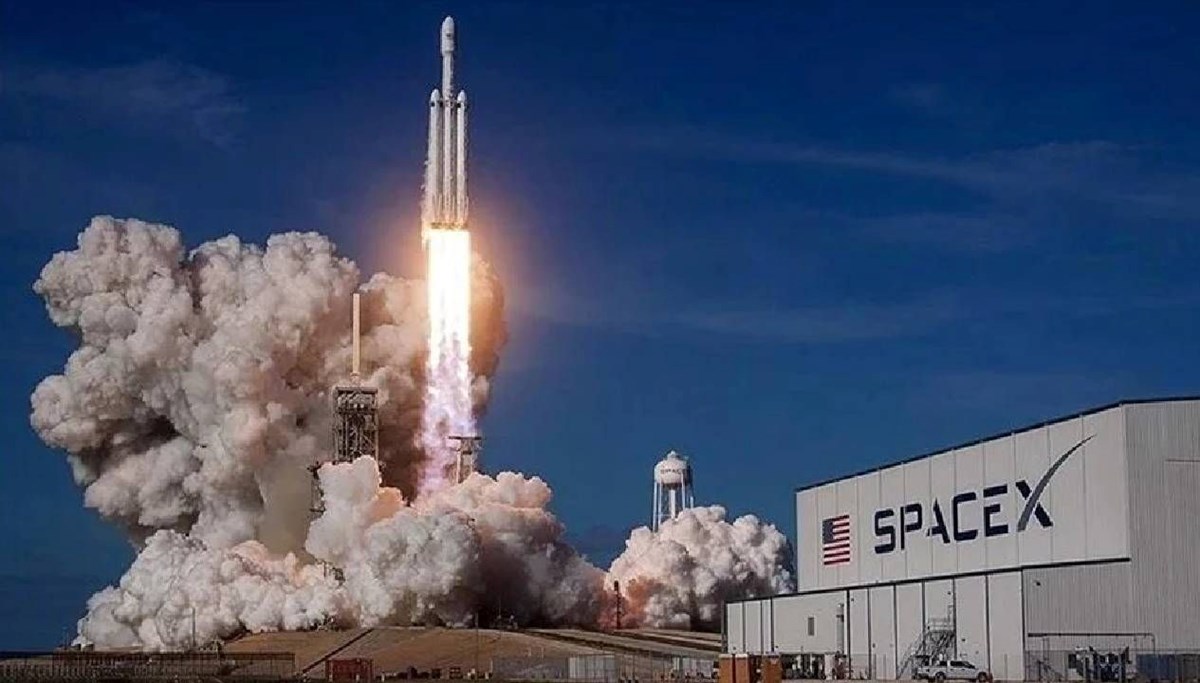 SpaceX yörüngeye 28 uydu daha gönderdi SpaceX yörüngeye 28 uydu daha gönderdi