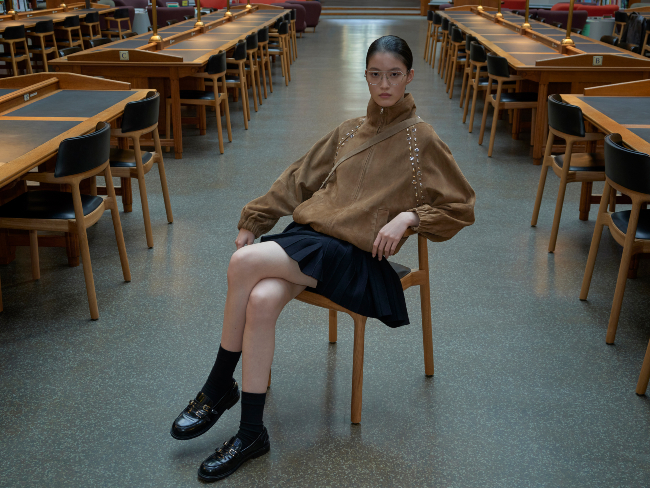 Sandro İlkbahar-Yaz 2026 Koleksiyon Gösterimi Paris Moda Haftası Kapsamında Fransa’nın Ulusal Kütüphanesinde Gerçekleşti