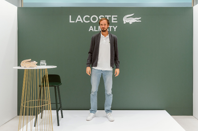 Lacoste Global Elçisi Daniil Medvedev ile Lacoste Almatı Mağazasında Unutulmaz Bir Buluşma Gerçekleşti Lacoste Global Elçisi Daniil Medvedev ile Lacoste Almatı Mağazasında Unutulmaz Bir Buluşma Gerçekleşti