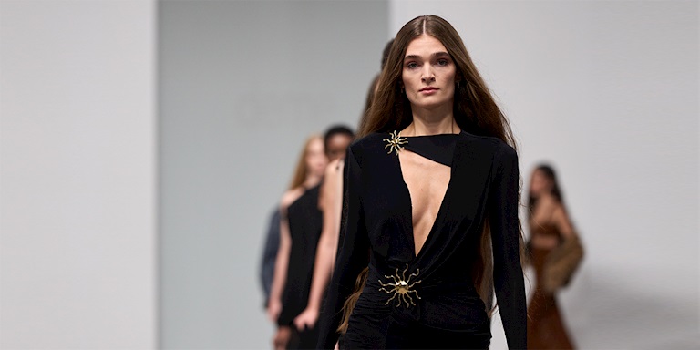 Yeni Nesil Broşlar: Geçmişten Gelen Zarafet Günümüzün Yaratıcılığıyla Buluşuyor Yeni Nesil Broşlar: Geçmişten Gelen Zarafet Günümüzün Yaratıcılığıyla Buluşuyor