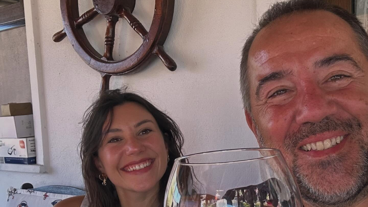 Ata Demirer aşka geldi! Romantik kareler paylaştı Ata Demirer aşka geldi! Romantik kareler paylaştı