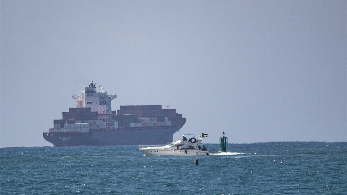 İsrail’in alıkoyduğu bazı gemiler Aşdod Limanı’na getirildi