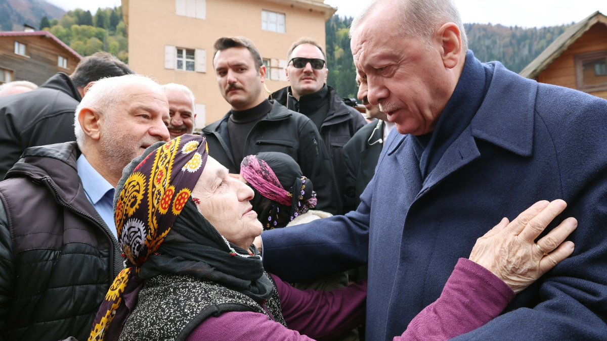 Cumhurbaşkanı Erdoğan’a Rize’de sevgi seli