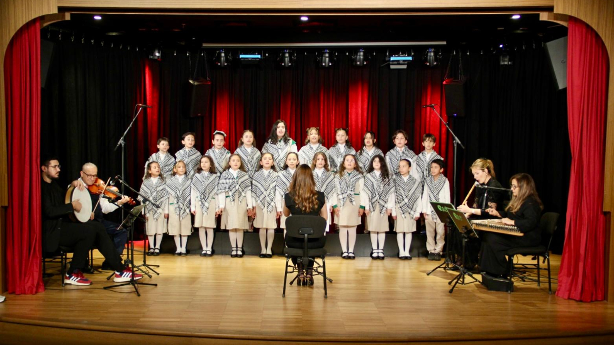 İstanbul’da Türk Müziği İlkokulunda çocuklar Gazze yararına konser düzenledi İstanbul’da Türk Müziği İlkokulunda çocuklar Gazze yararına konser düzenledi