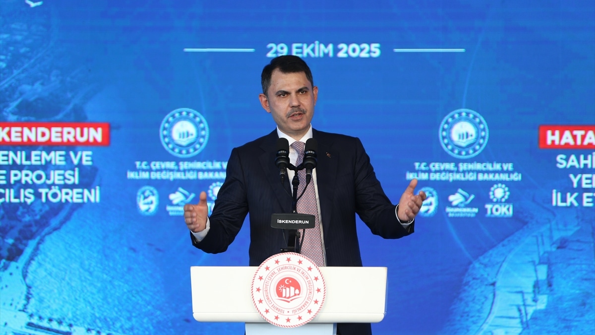 Murat Kurum: Sındırgı’da daha önce boşalttığımız 3 bina yıkıldı