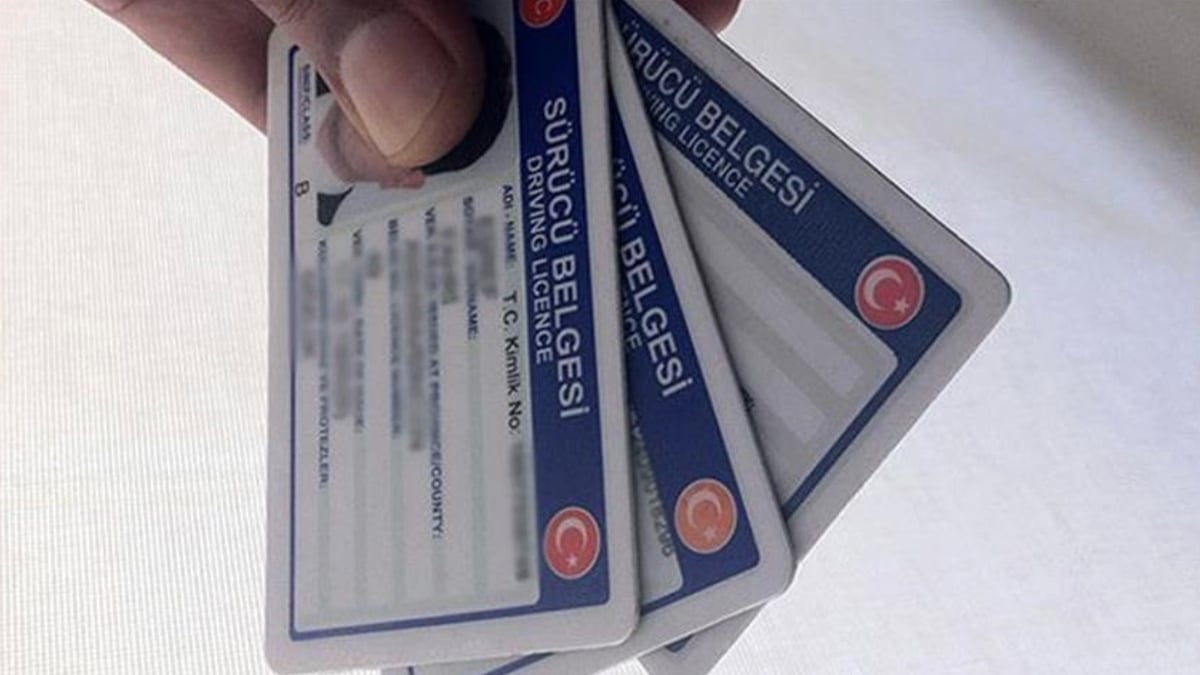 Eski tip ehliyetlerin yenilmesi için son gün yarın