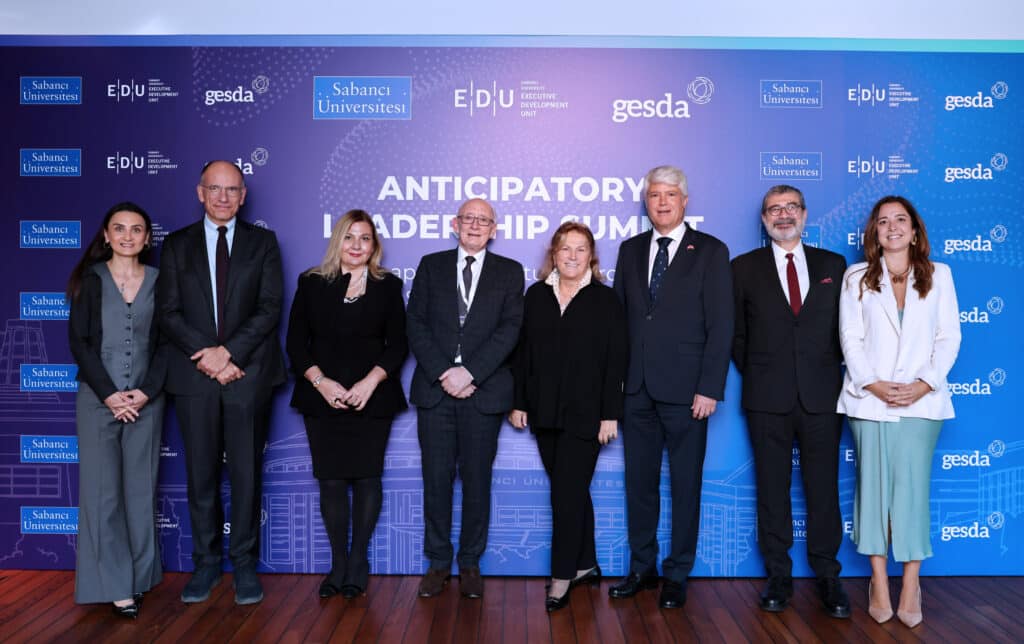 Bilimin Işığında Geleceğin Liderlik Anlayışı Tartışıldı