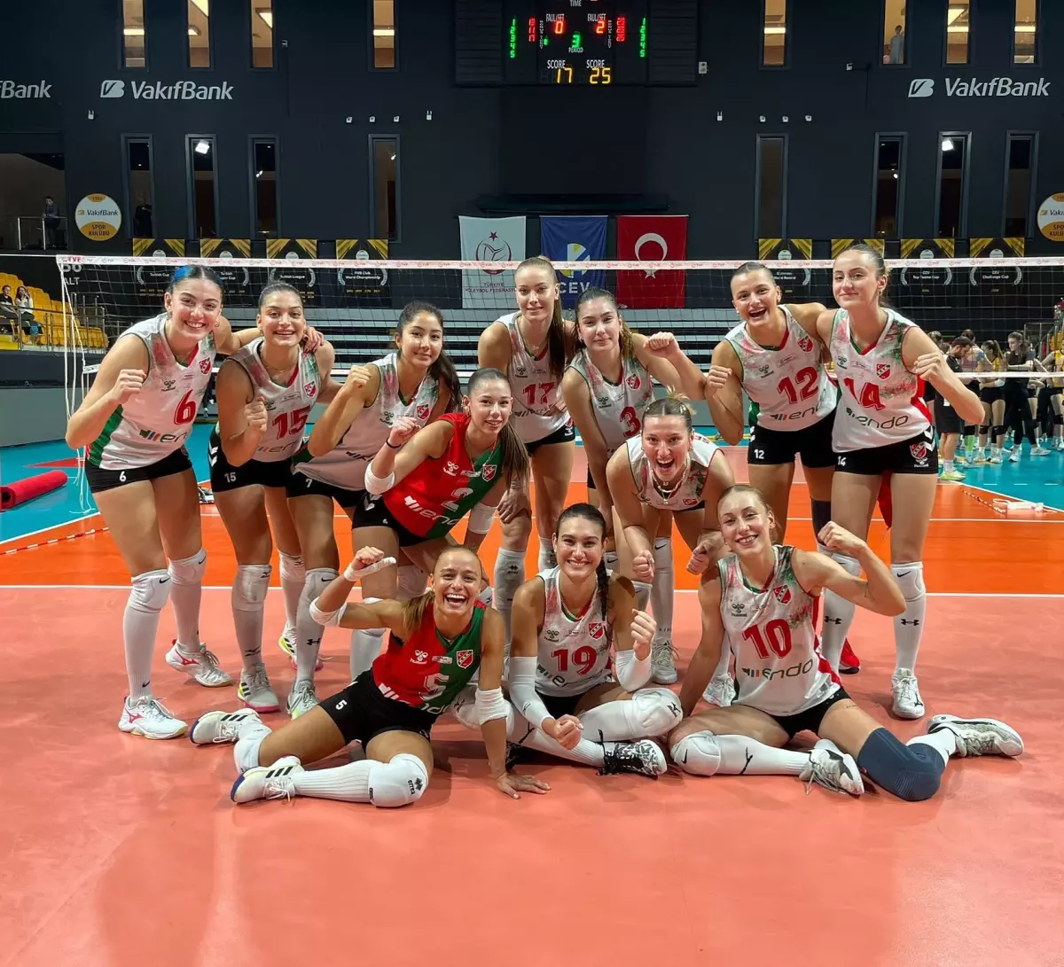 Endo Karşıyaka, Voleybol 1. Ligi’nde 4’te 4 Yaptı