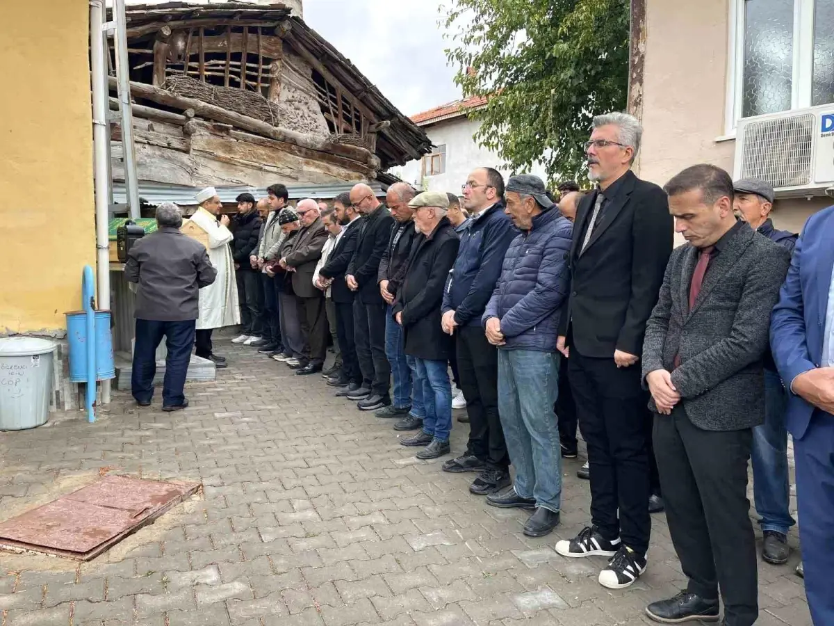 Çankırı’da Eski Eşi Tarafından Bıçaklanan Kadın Toprağa Verildi