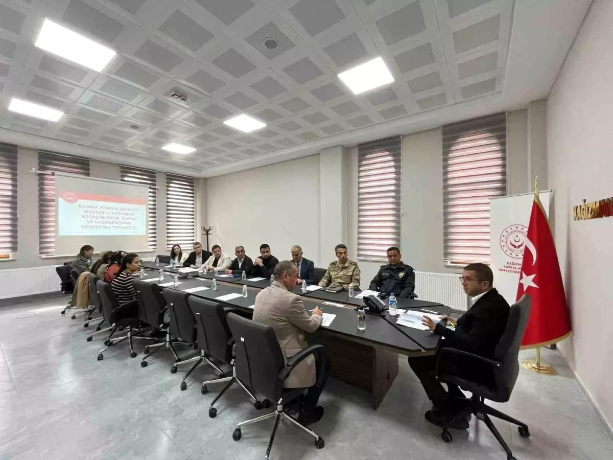 Kağızman’da Kadına Yönelik Şiddetle Mücadele Toplantısı Yapıldı