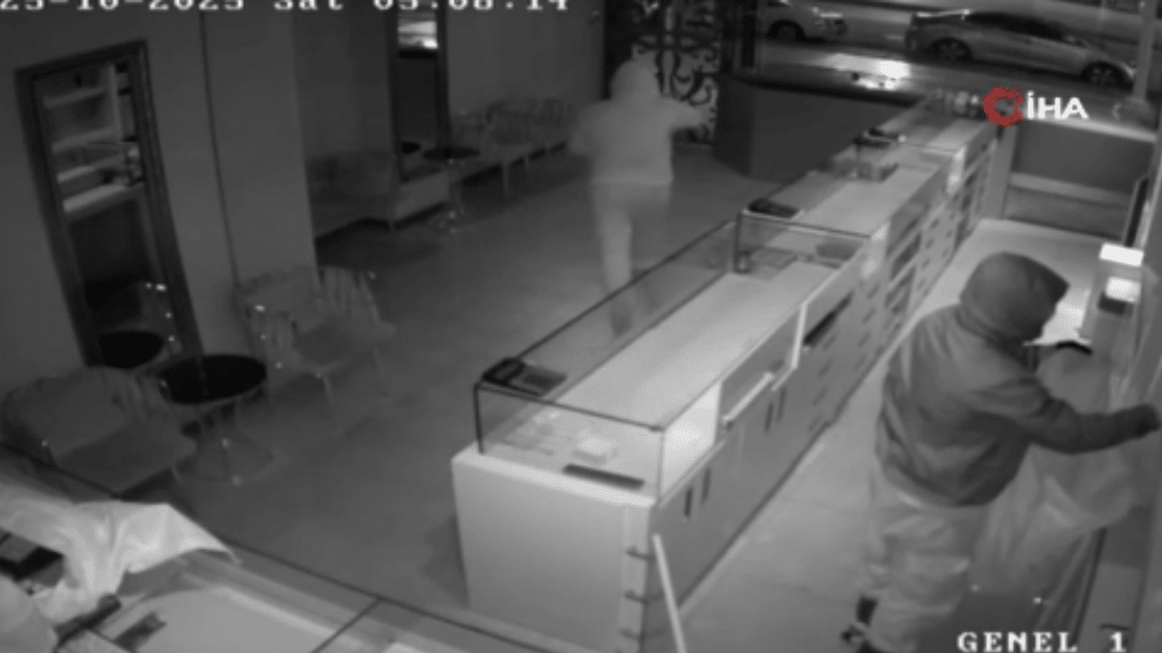 Film gibi soygun! 7 kilo altın çaldılar