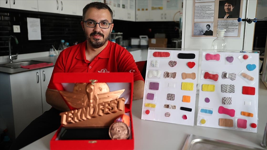 Yara iyileşme sürecini hızlandıran antimikrobiyal bant TEKNOFEST’te ödül getirdi