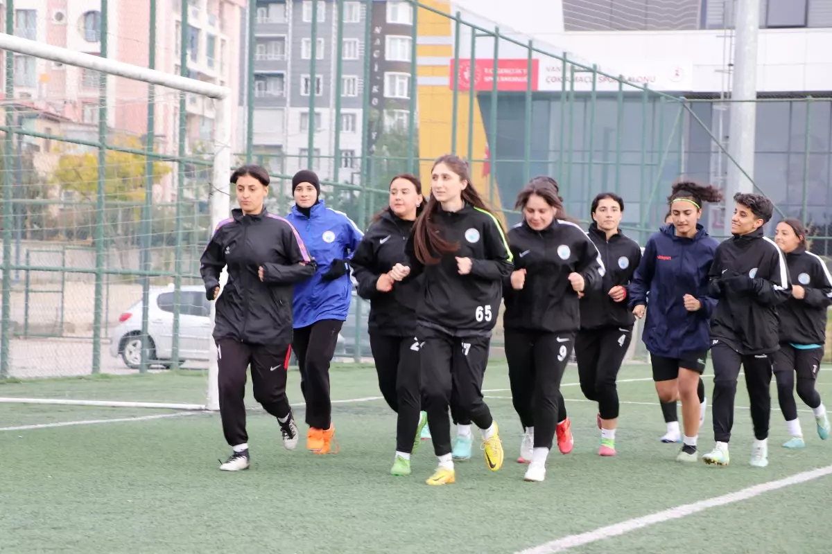 Vangücü Kadın Futbol Takımı, 1. Lig Hedefliyor Vangücü Kadın Futbol Takımı, 1. Lig Hedefliyor