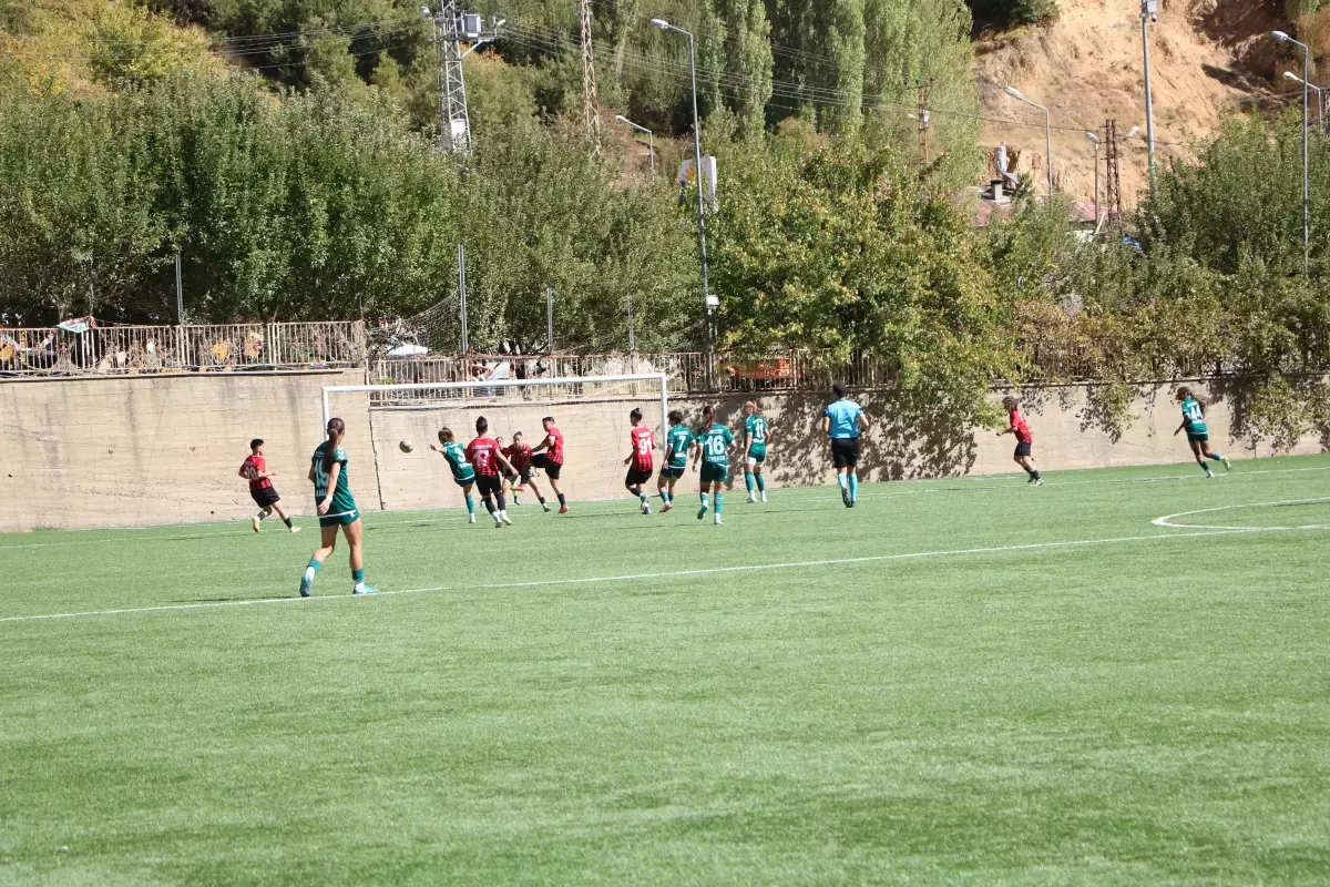 Yüksekova Spor Kadın Futbol Takımı, Giresun Sanayi Spor’u 5-0 İle Geçti