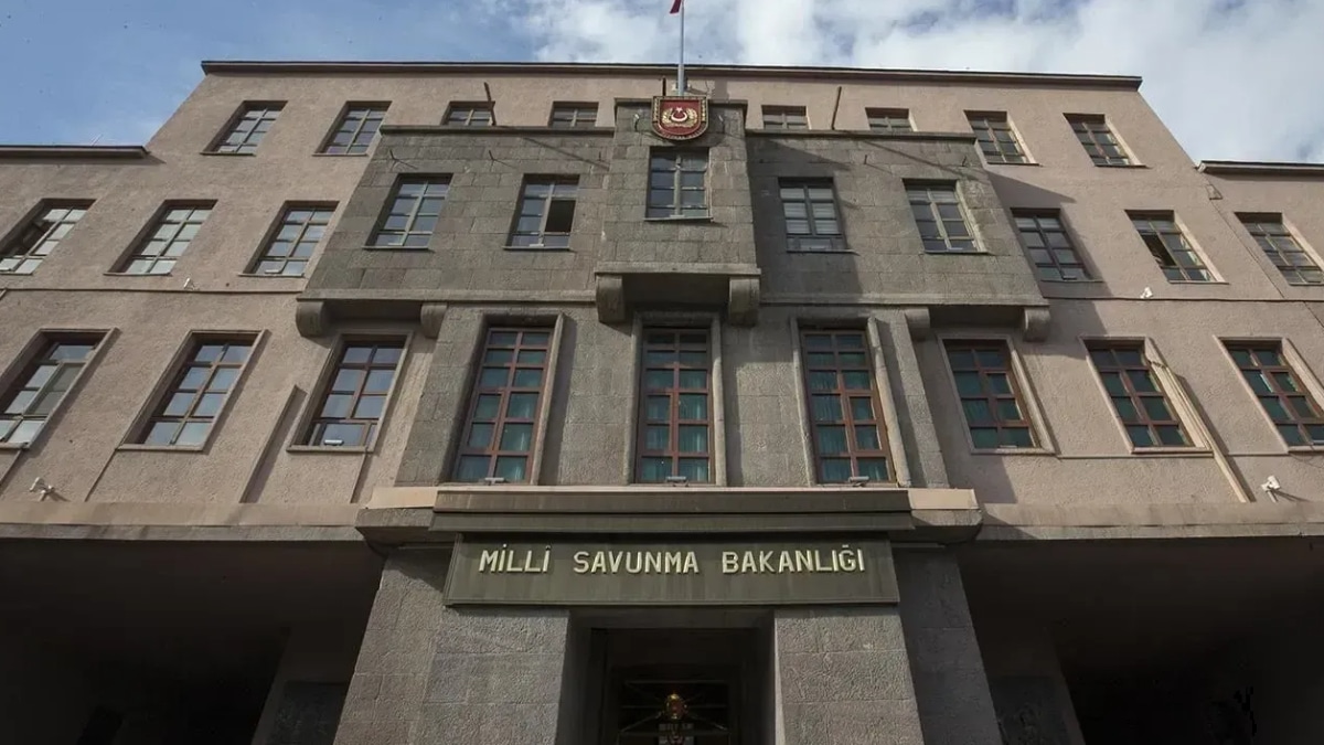 MSB: Askeri kargo uçağının enkazında incelemeler başladı