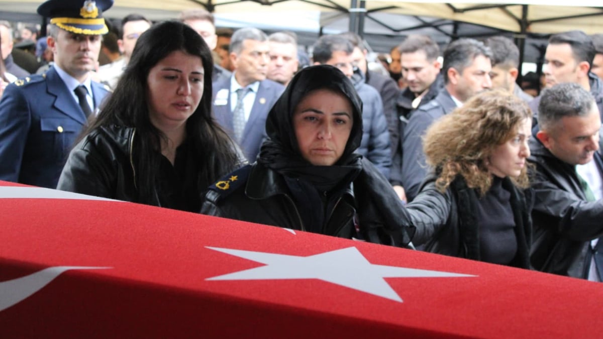 Şehit Hava Pilot Binbaşı Nihat İlgen’in Eşi, Askeri…