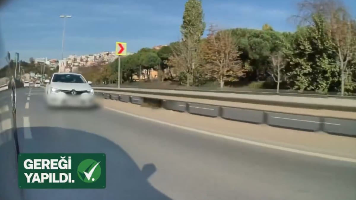 İstanbul’da Sürücünün Önünü Kesmeye Çalışan Şahıs Yakalandı İstanbul’da Sürücünün Önünü Kesmeye Çalışan Şahıs Yakalandı