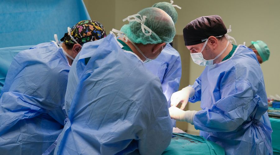 Rus Hasta ‘Osseointegrasyon’ Ameliyatı Sonrası Sağlığına…