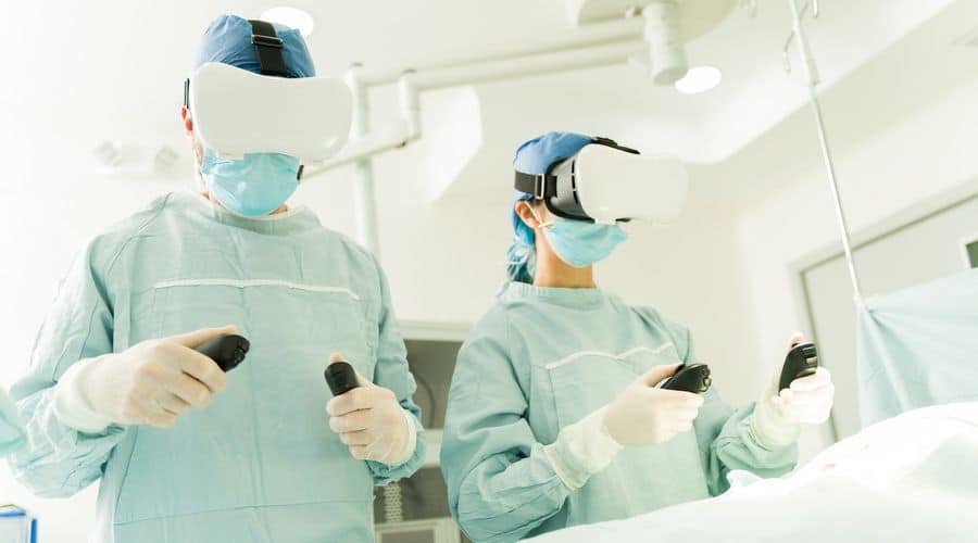 Uzaktan Kontrollü Felç Ameliyatı Dünyada Bir İlk Olarak…