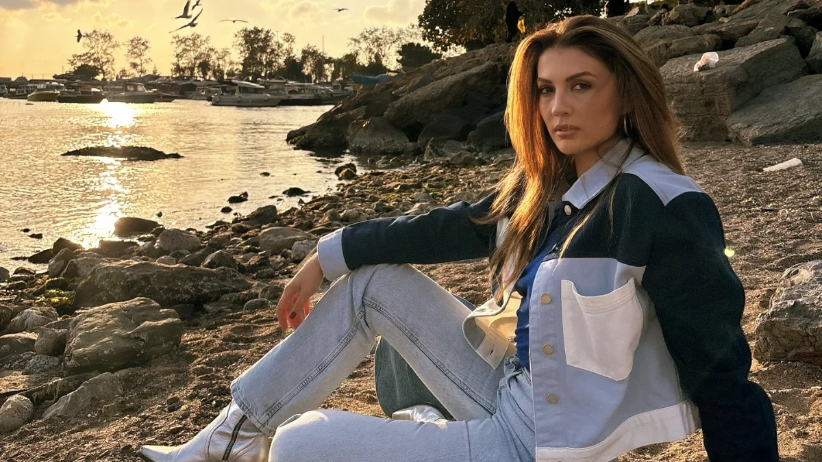 Burcu Özberk’in Acı Kaybı: Dedesini Kaybetti Burcu Özberk’in Acı Kaybı: Dedesini Kaybetti